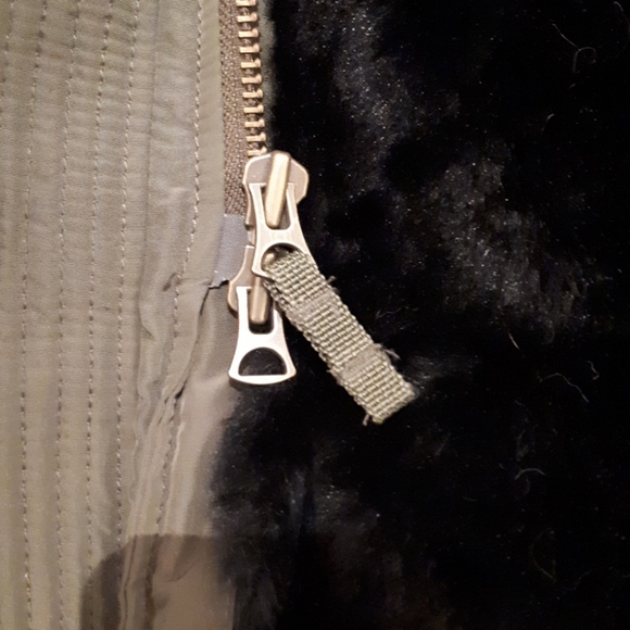 Gap Permaloft Small Parka - Picture 6 of 9